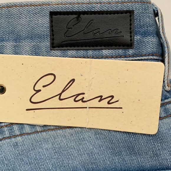 ELAN blue denim high rise slightly distressed shorts. Size L - Picture 4 of 10